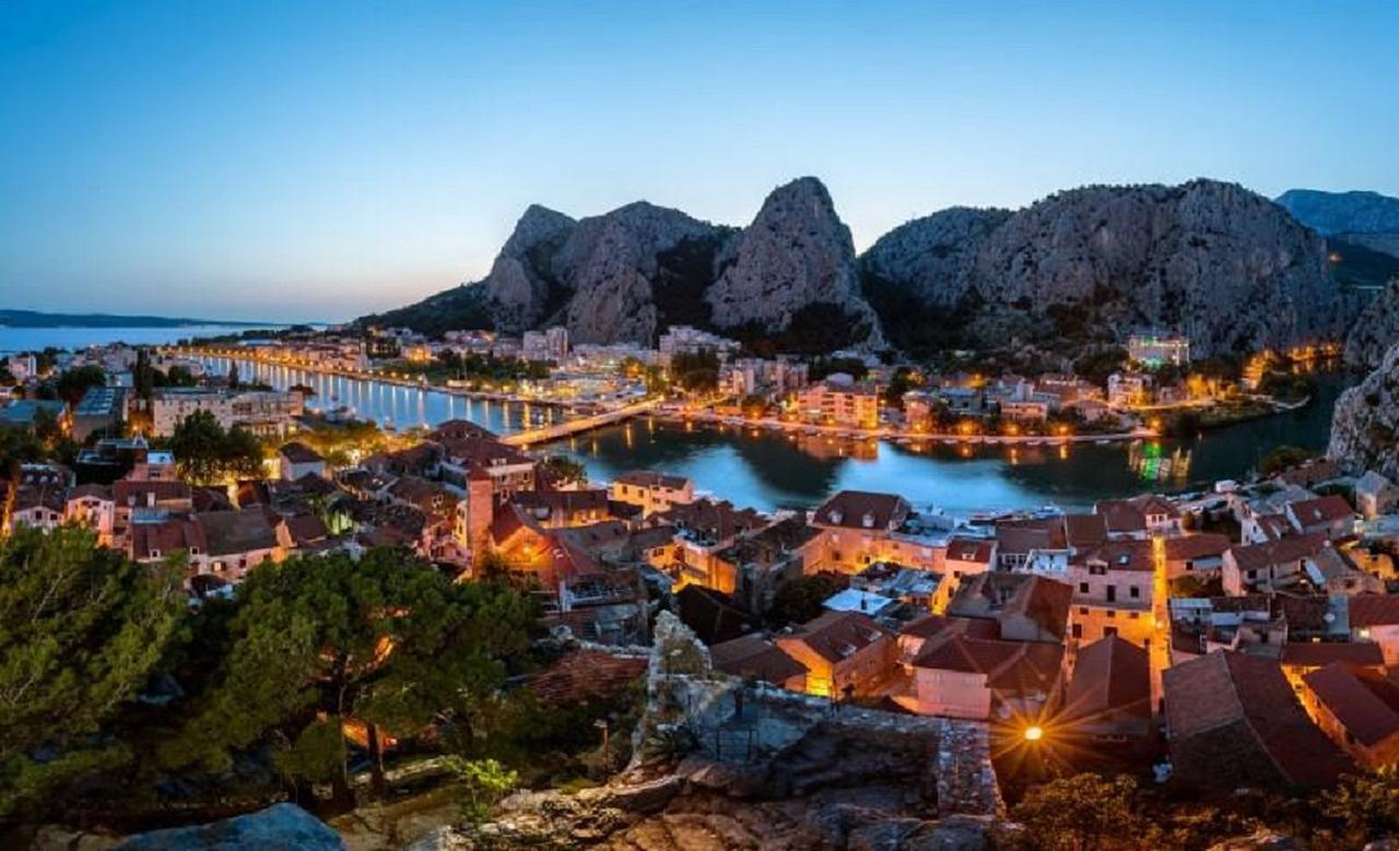 Apartment Luna Omiš Exterior foto